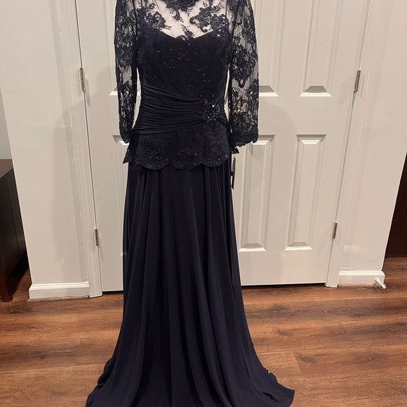 Rickie Freeman for Teri Jon Navy Lace Long Sleeve Dress